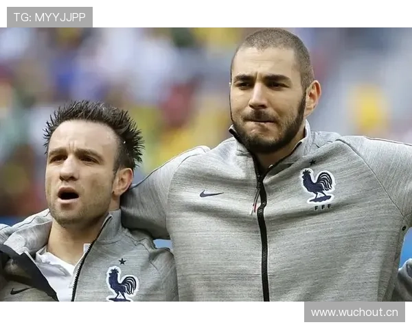 从“背锅侠”到伯纳乌之王:本泽马的逆袭史 从“背锅侠”到伯纳乌之王:本泽马的逆袭史