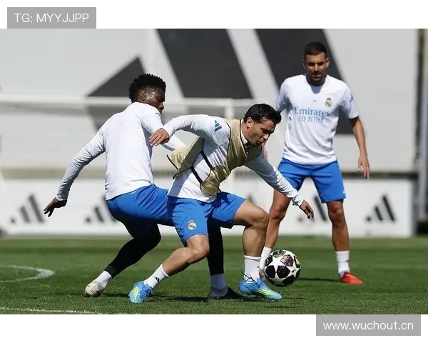 皇马体系稳定性承压,强势表象下的隐患已逐步反映在近期比赛表现中 皇马体系稳定性承压,强势表象下的隐患已逐步反映在近期比赛表现中