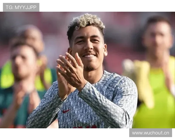 菲尔米诺与本泽马：伪九号分化，一人转向回撤组织，一人更倚重禁区终结