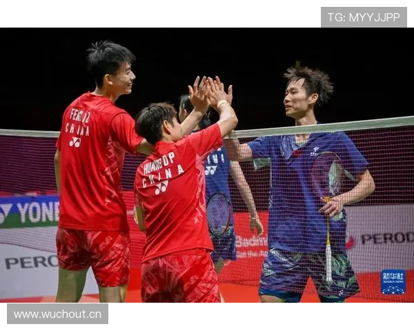 冯彦哲训练间隙突然翻车，眼神比比赛还慌张咋回事？