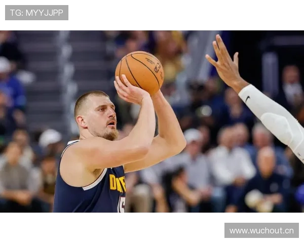 内线挡拆防守对约基奇，莫布里较上季提升换防