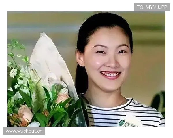 看到伏明霞的游艇照，我的支付宝瞬间想退圈